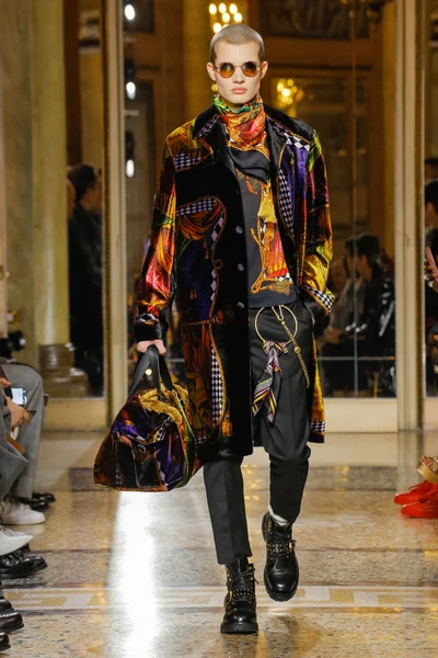 Look 43